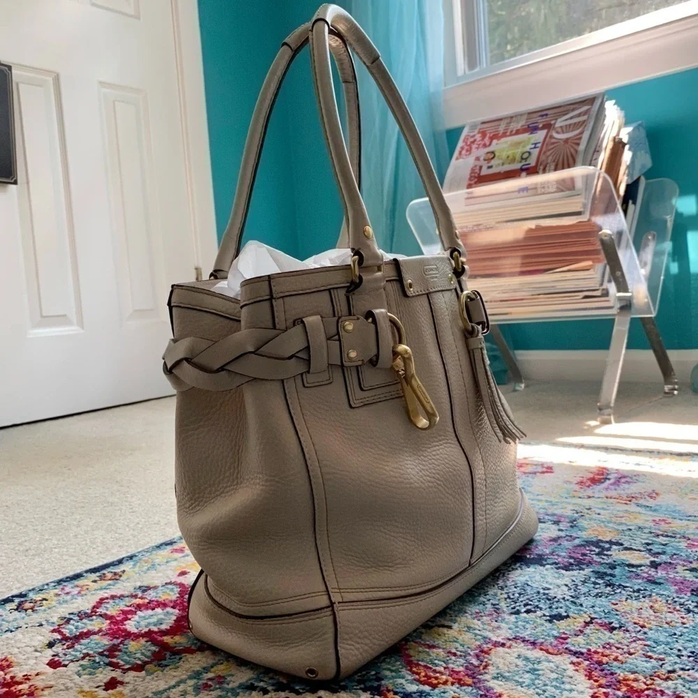 Coach Limited Edition Pebbled Leather Shoulder Tote Satchel Bag J0693-10530